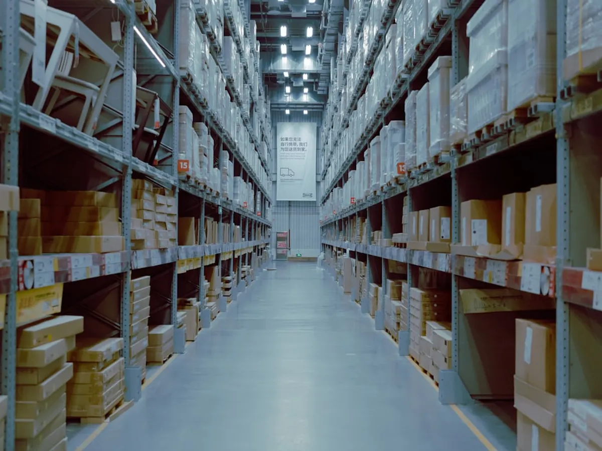 Centro de distribución con ingreso y egreso de mercadería